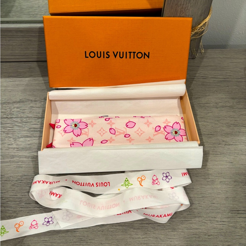 ***SOLD*** Louis Vuitton x Murakami 2025 Cherry Blossom Pink Bandeau Scarf- NIB - Picture 4 of 14